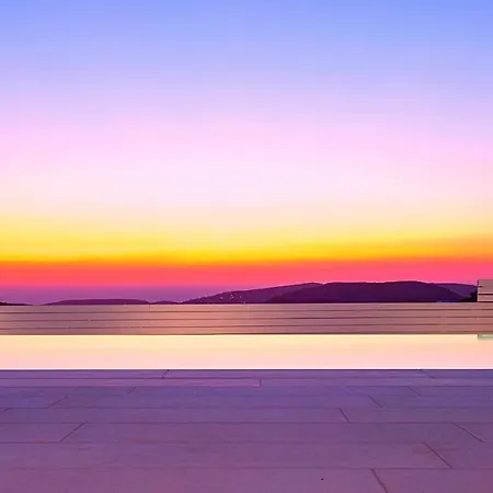 An Exceptional Holiday Experience 3br Modern Delphine Вилла Парос